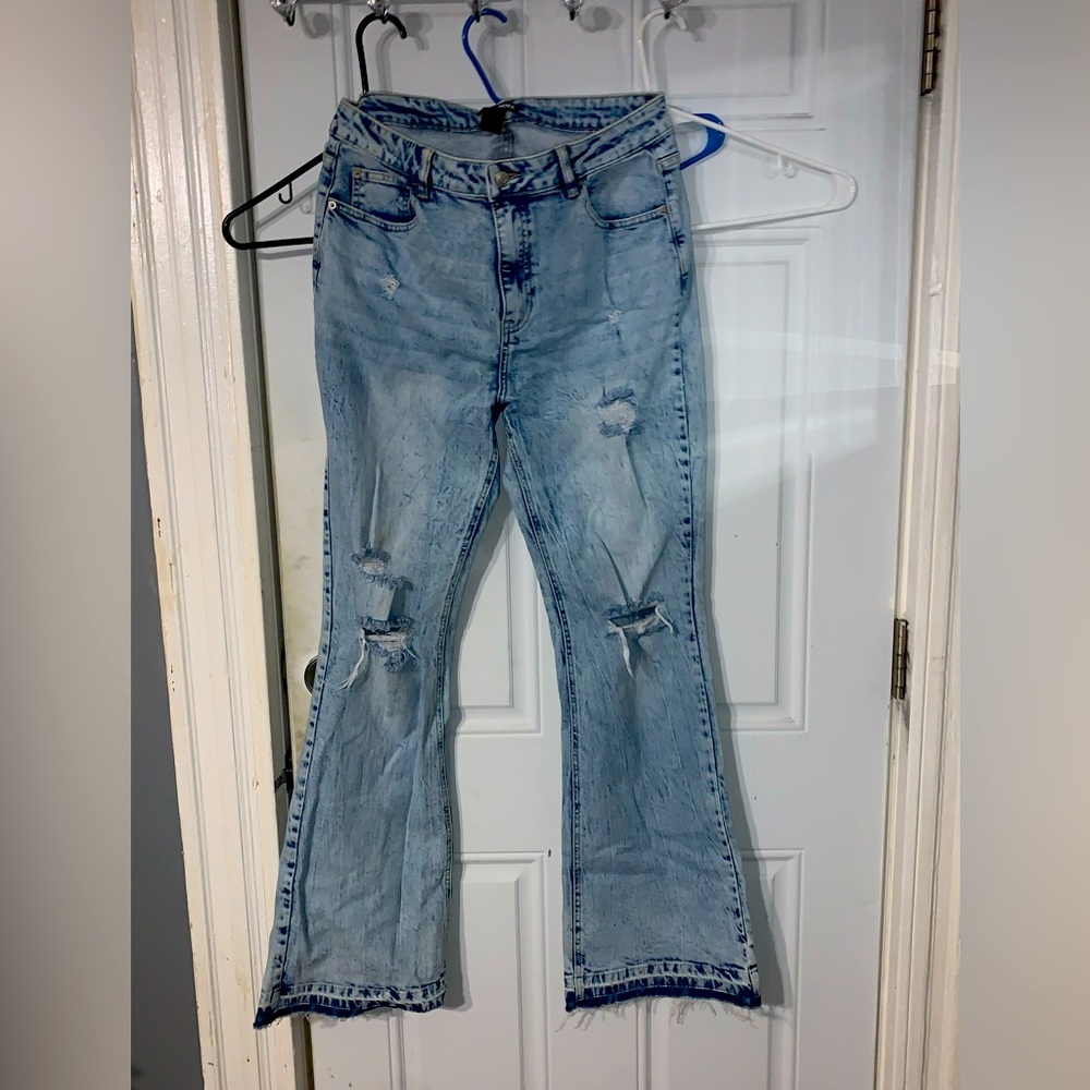 Ripped stonewashed jeans